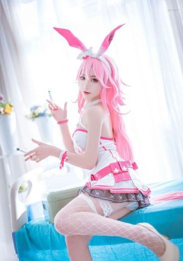 欧美艳星NIKKI激情办公室_BD免费播放